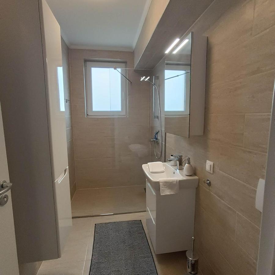 Neue, Moderne Penthousewohnung Sighişoara Exteriör bild